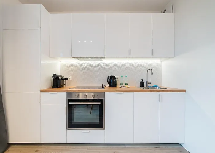 Jeżyce By Bookinghost *